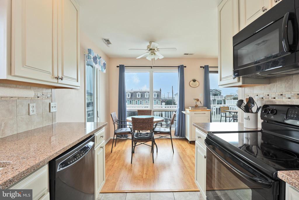 3601 LONG BEACH BLVD. Unit: 11