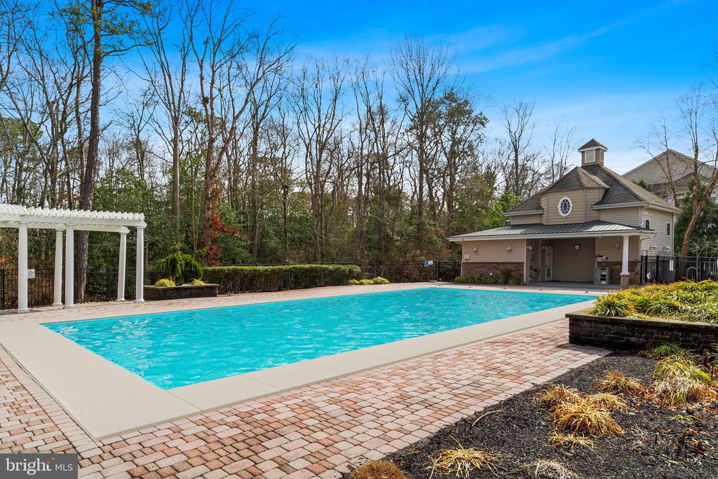 10 SEA BREEZE COURT