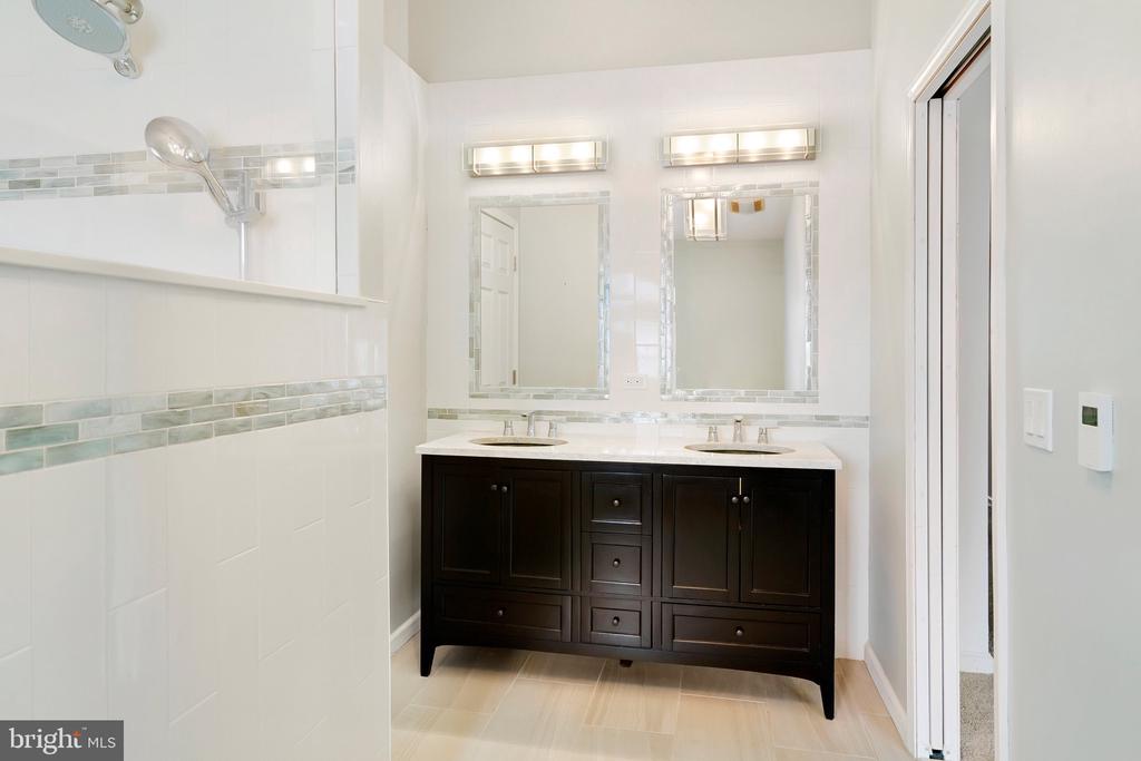 10 SEA BREEZE COURT