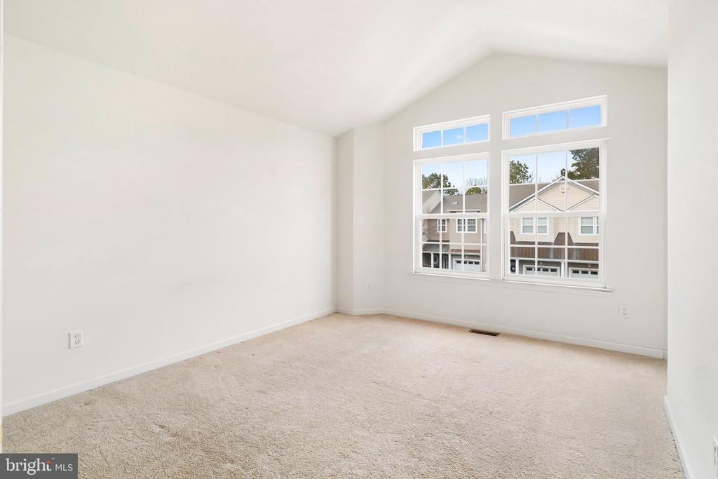 10 SEA BREEZE COURT