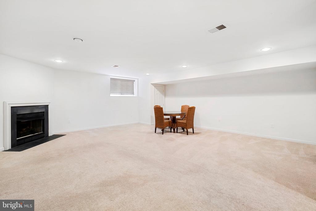 10 SEA BREEZE COURT