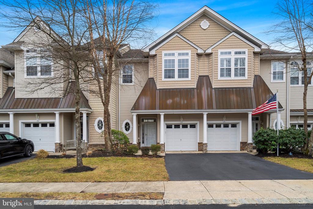 10 SEA BREEZE COURT