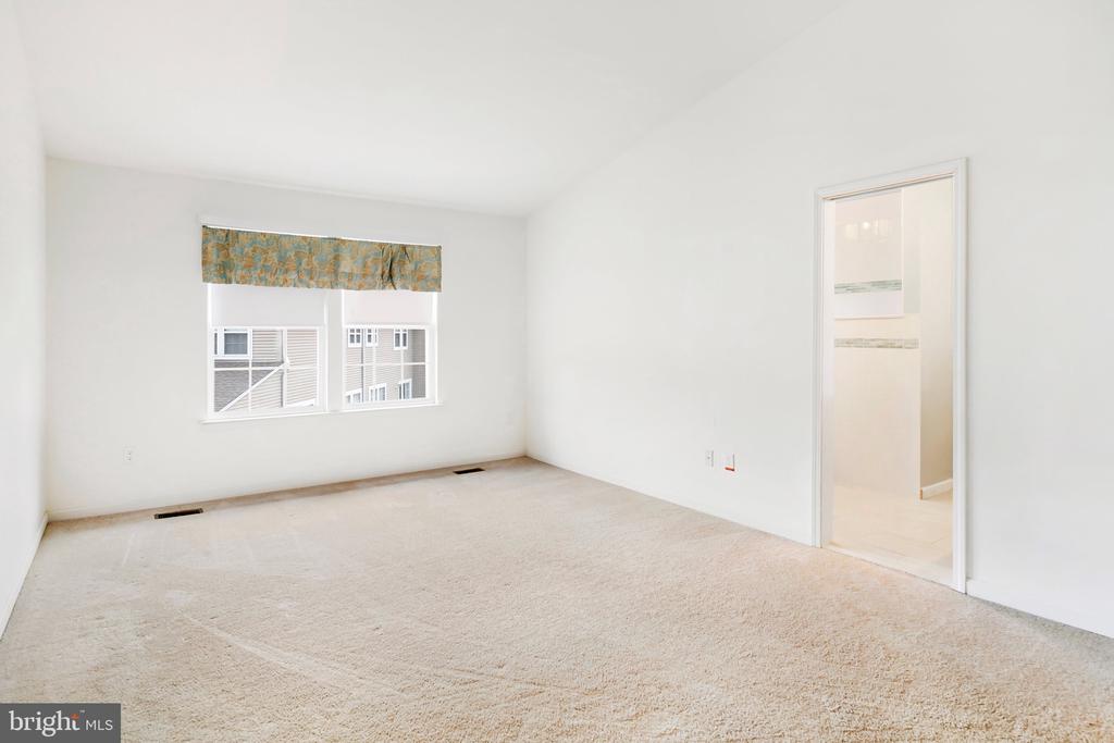 10 SEA BREEZE COURT