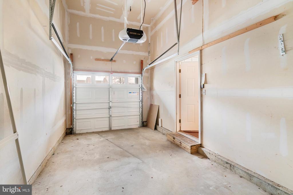 10 SEA BREEZE COURT