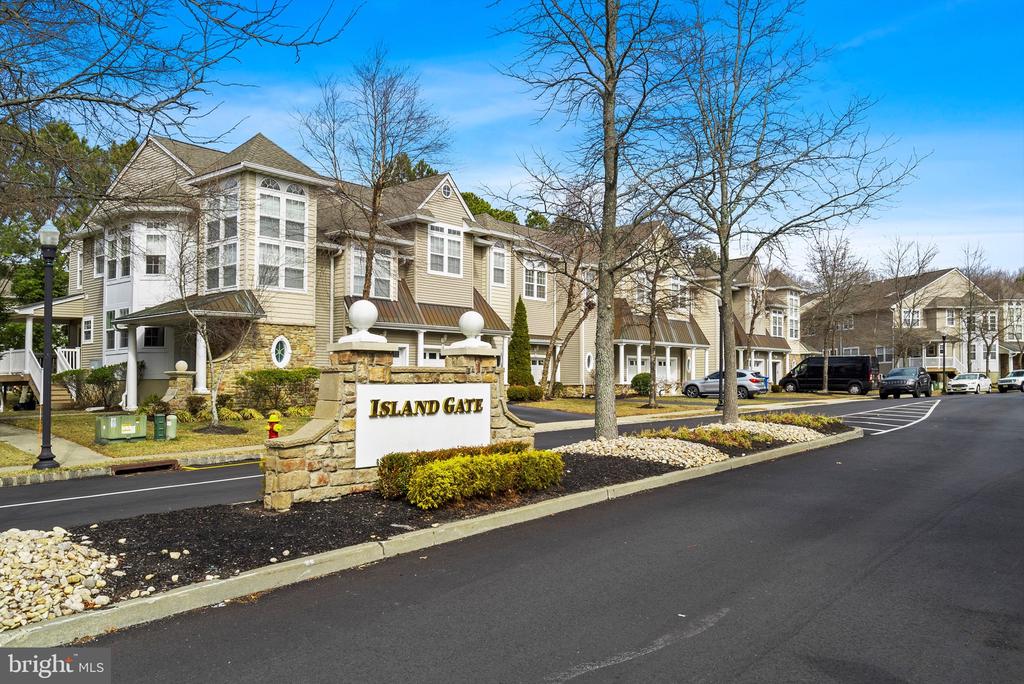 10 SEA BREEZE COURT