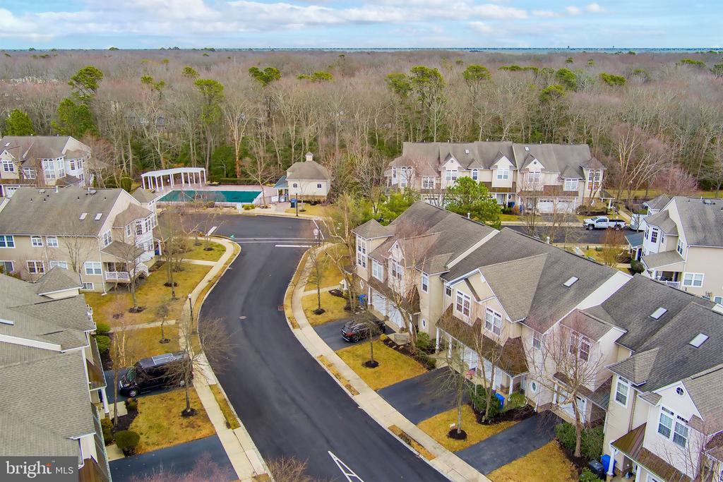 10 SEA BREEZE COURT