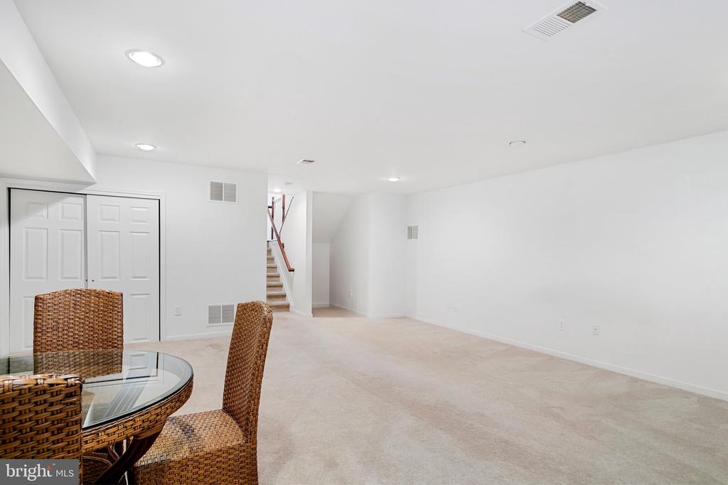 10 SEA BREEZE COURT