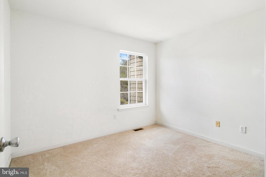 10 SEA BREEZE COURT