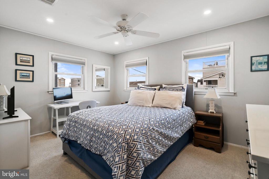 9 CAROLINA AVENUE U2
