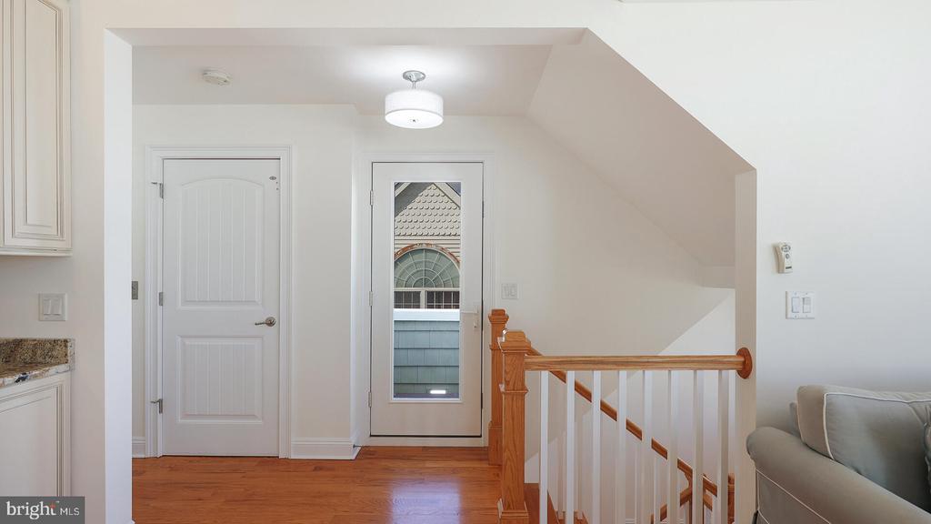 24 E 50TH