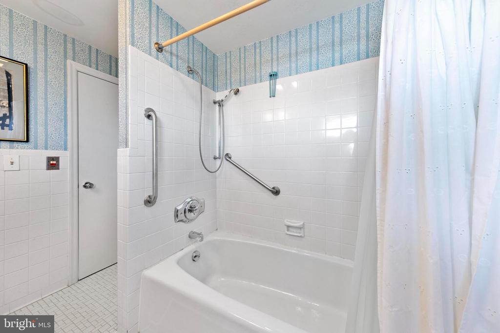 3700 W 38TH STREET