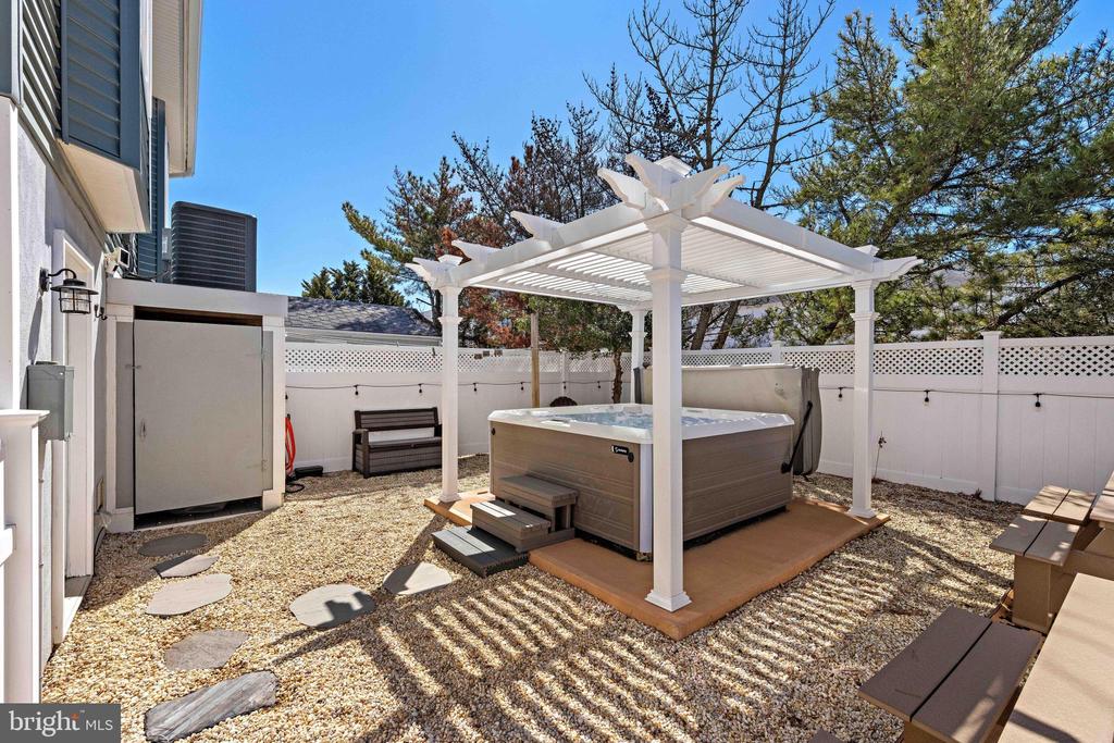 14 E NORTH CAROLINA AVENUE Unit: B