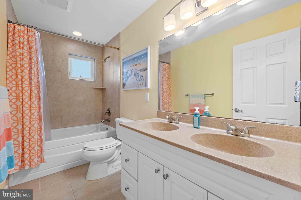 14 E NORTH CAROLINA AVENUE Unit: B