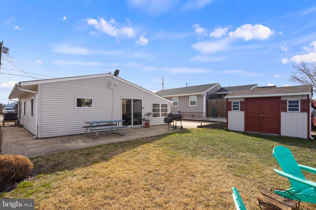 8 CRANBURY LAKE DRIVE