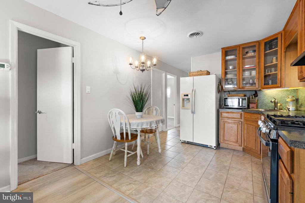 8 CRANBURY LAKE DRIVE
