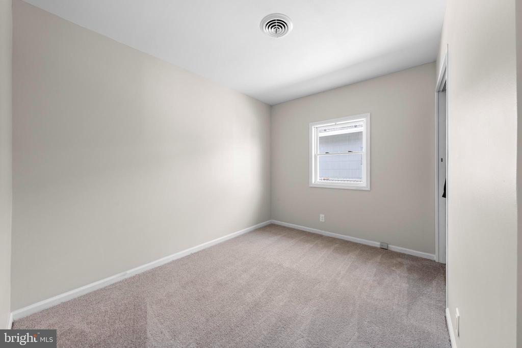8 CRANBURY LAKE DRIVE