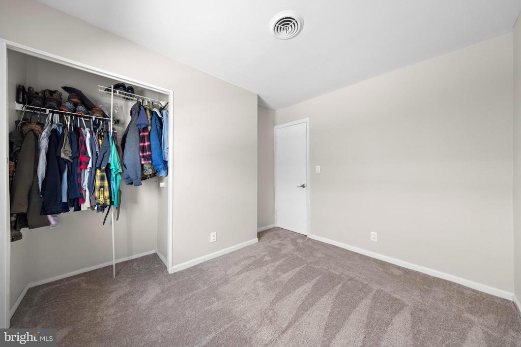 8 CRANBURY LAKE DRIVE
