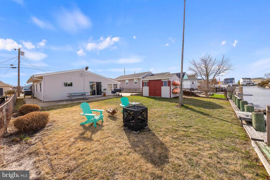 8 CRANBURY LAKE DRIVE