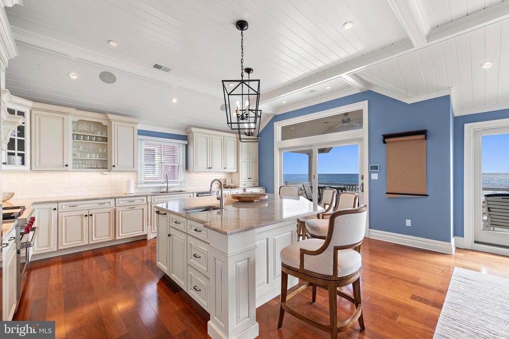 107 E JEANETTE AVENUE
