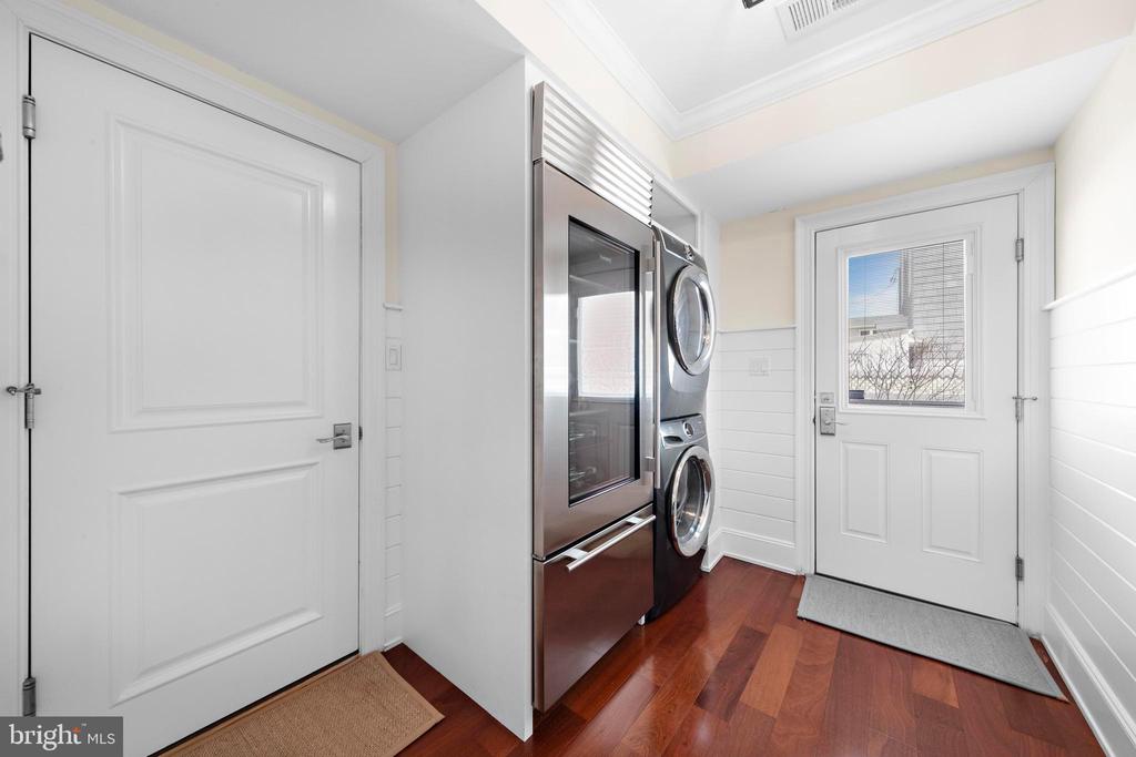 107 E JEANETTE AVENUE