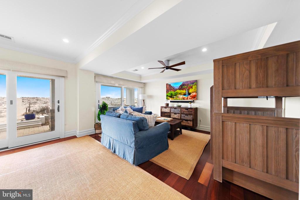 107 E JEANETTE AVENUE
