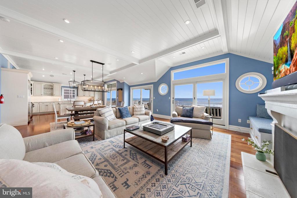 107 E JEANETTE AVENUE