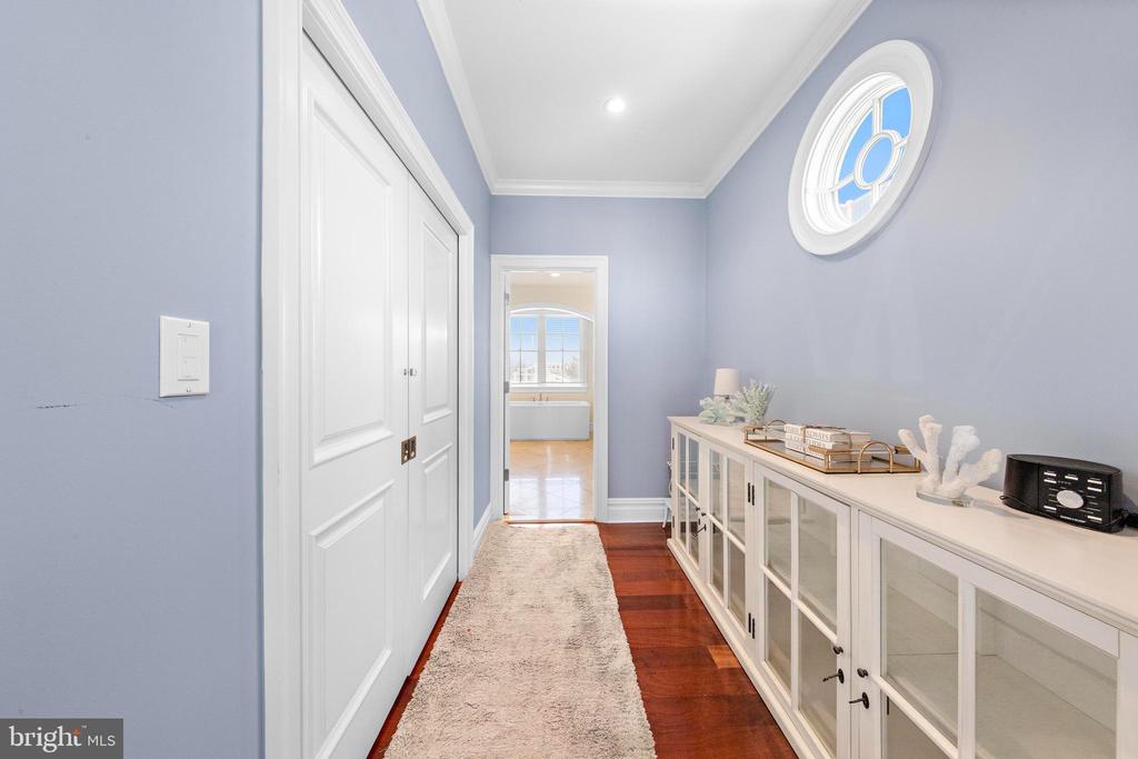 107 E JEANETTE AVENUE