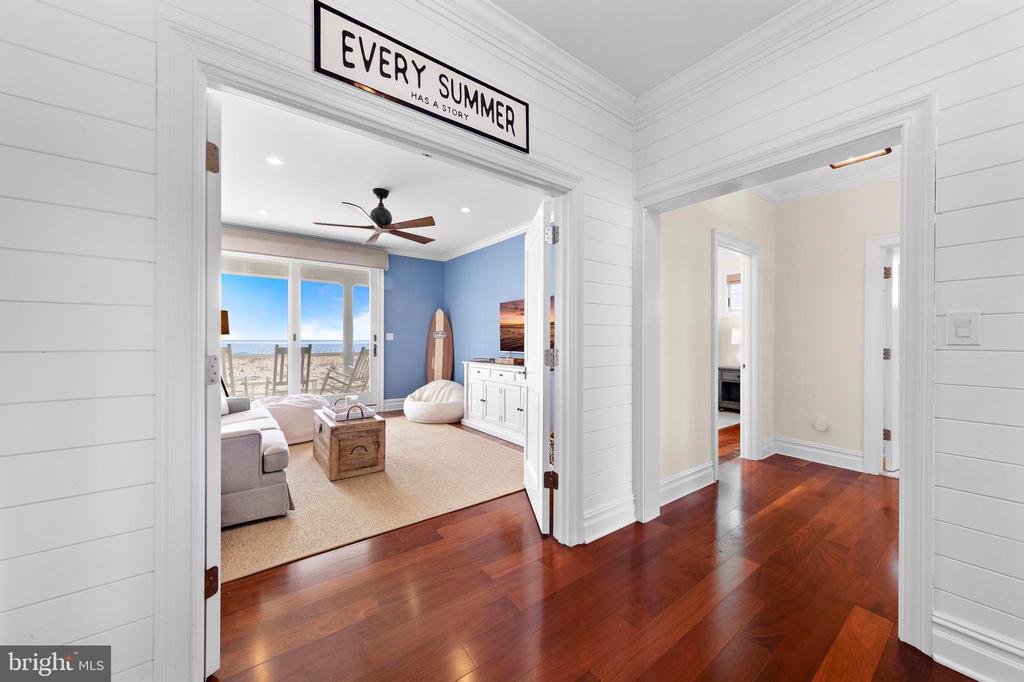 107 E JEANETTE AVENUE