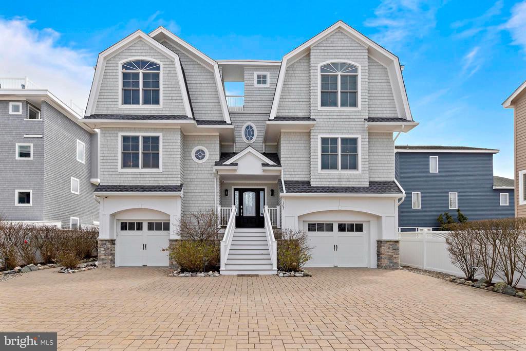 107 E JEANETTE AVENUE