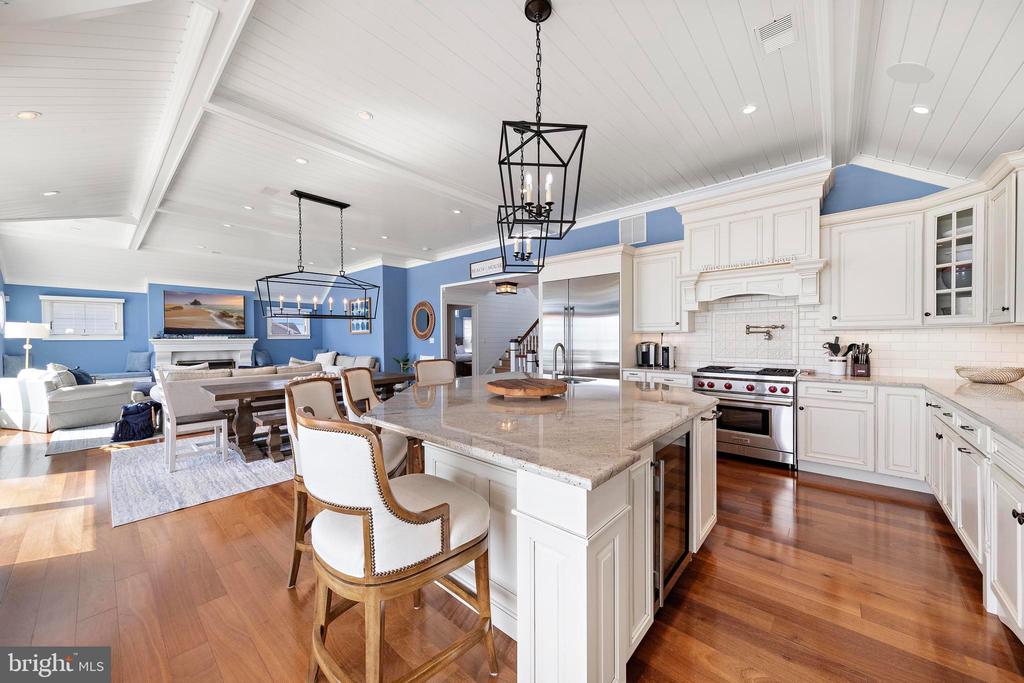 107 E JEANETTE AVENUE