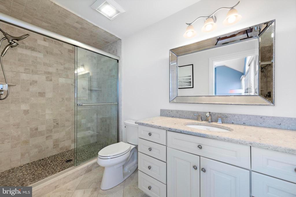 107 E JEANETTE AVENUE