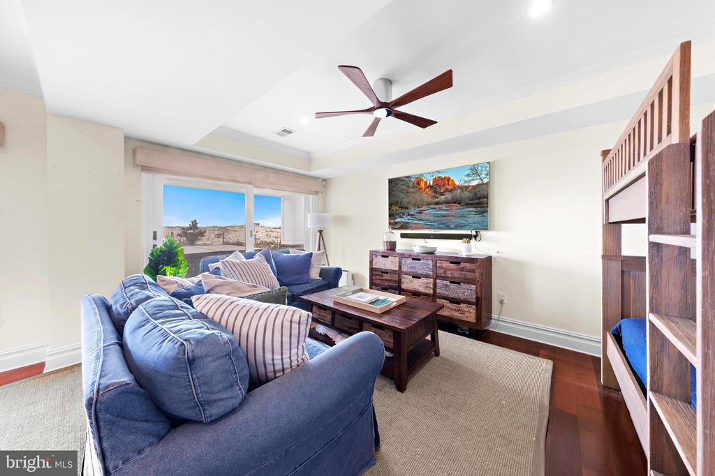 107 E JEANETTE AVENUE