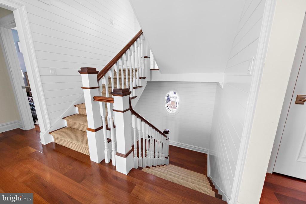107 E JEANETTE AVENUE