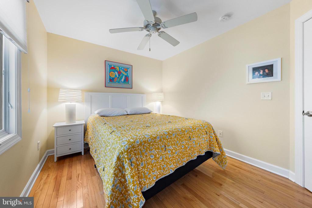 123 E 17TH ST Unit: 2
