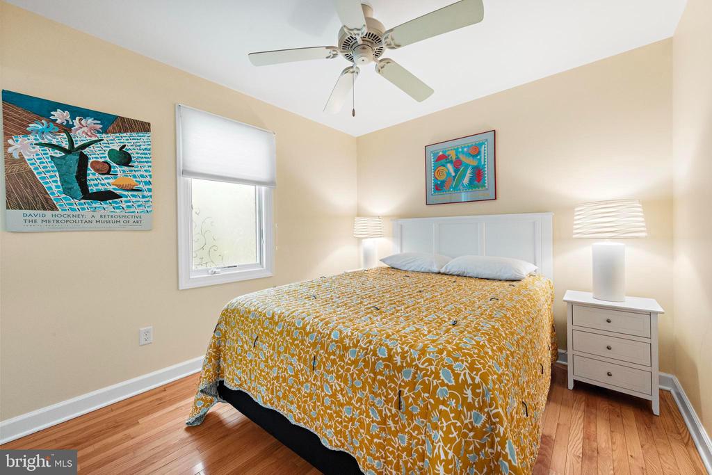 123 E 17TH ST Unit: 2