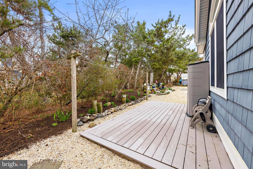 123 E 17TH ST Unit: 2