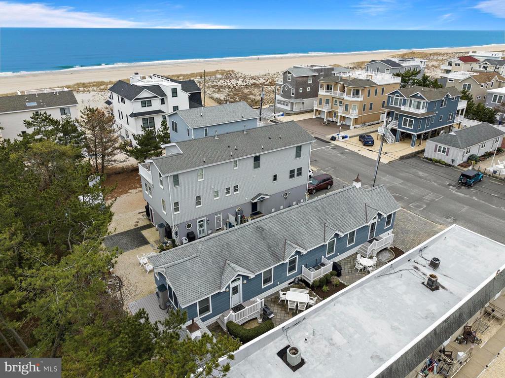 123 E 17TH ST Unit: 2
