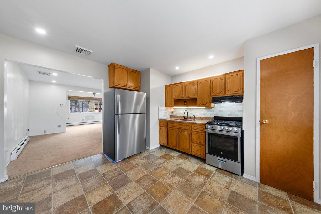 14 B HERON STREET S