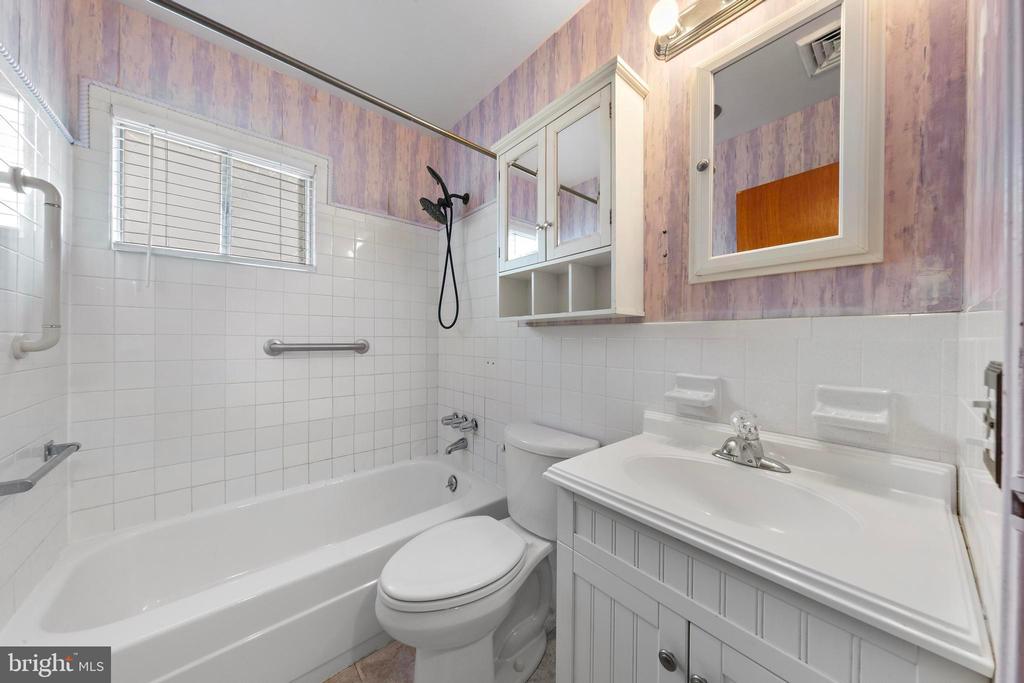 14 B HERON STREET S