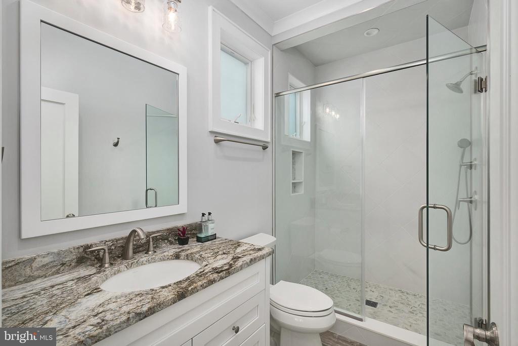 1013 - B LONG BEACH
