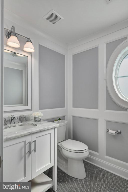 1013 - B LONG BEACH