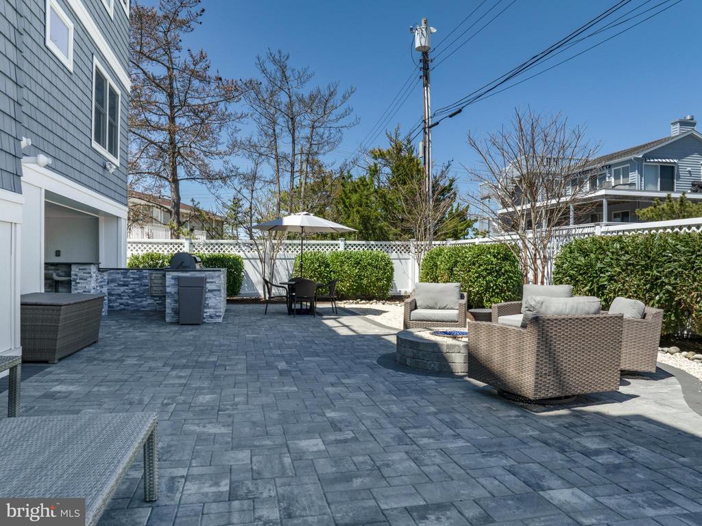 1013 - B LONG BEACH