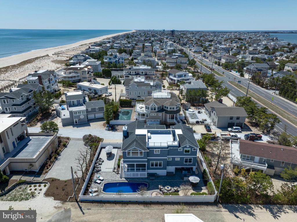 1013 - B LONG BEACH