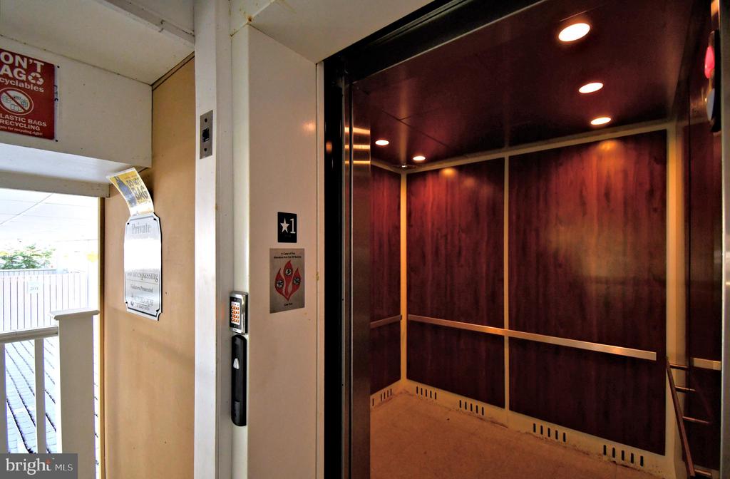 510 N BAY AVENUE Unit: 303