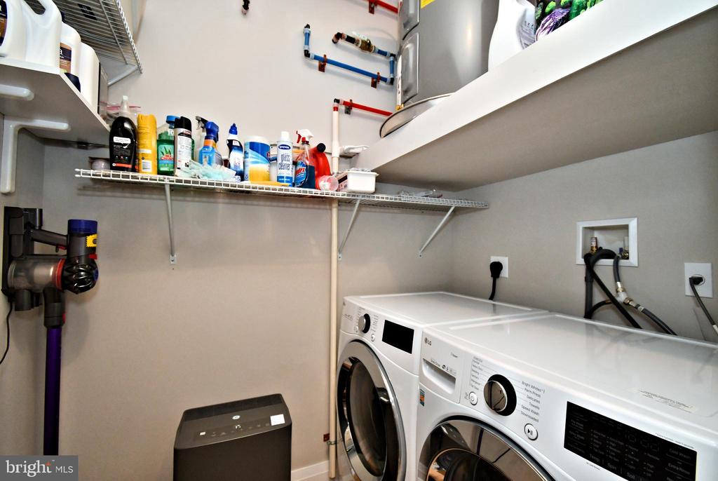 510 N BAY AVENUE Unit: 303