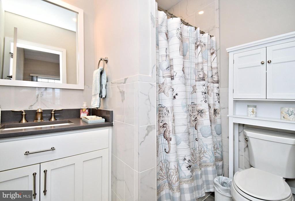 510 N BAY AVENUE Unit: 303