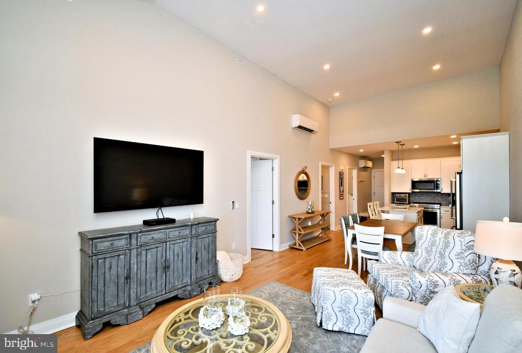 510 N BAY AVENUE Unit: 303