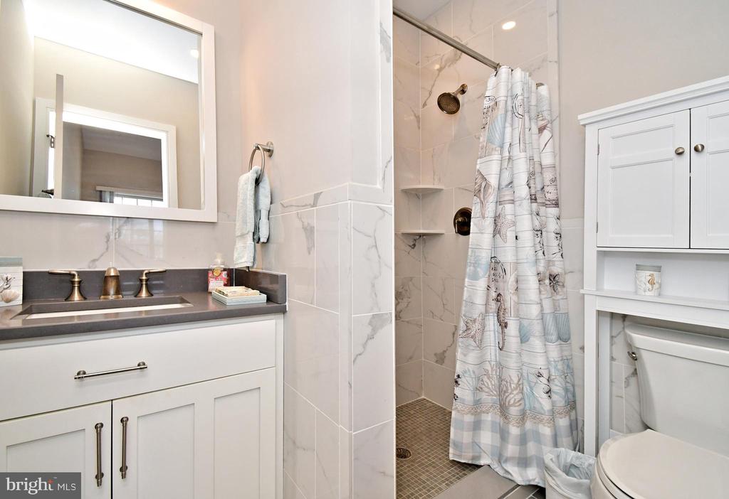 510 N BAY AVENUE Unit: 303