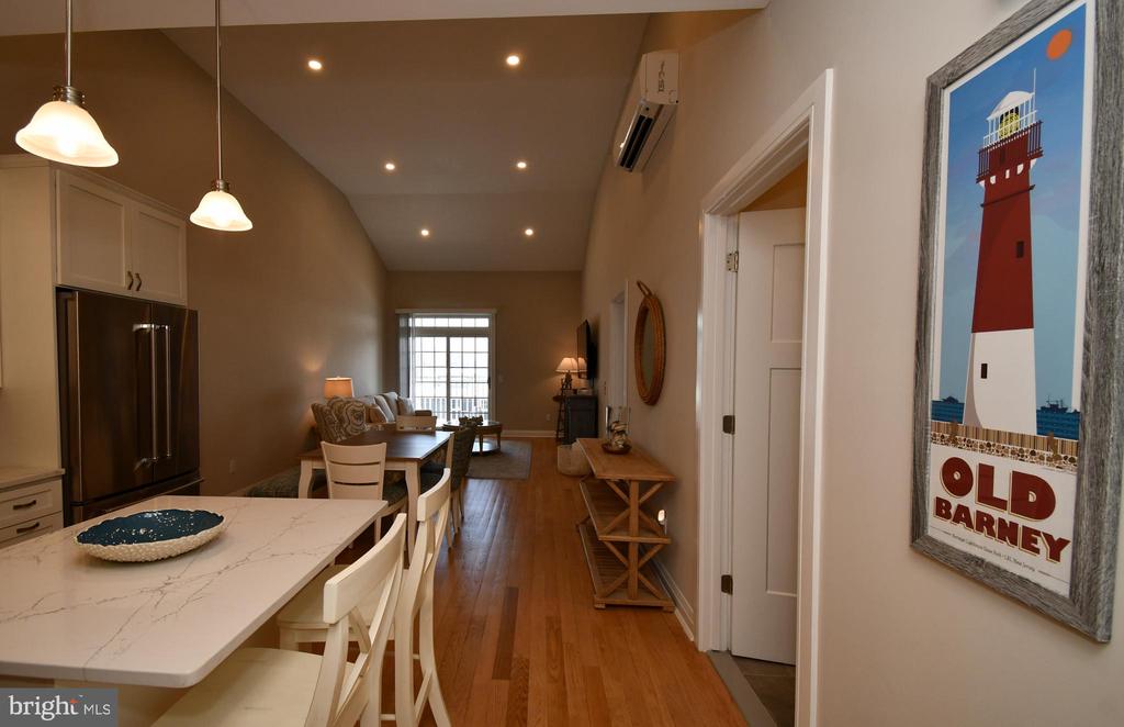 510 N BAY AVENUE Unit: 303