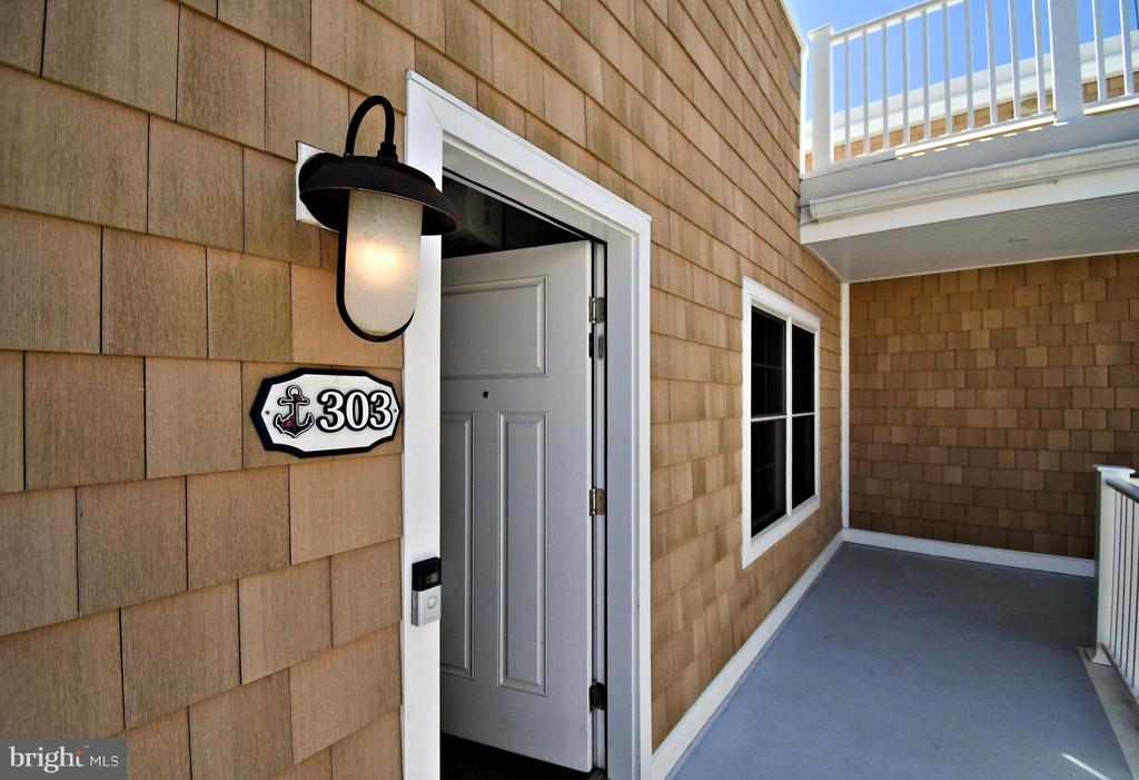 510 N BAY AVENUE Unit: 303